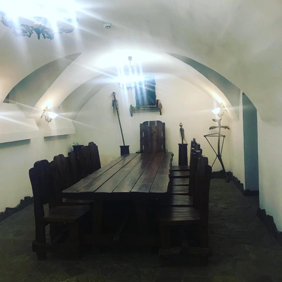 Готельний Комплекс Трапезна Subbotiv Buitenkant foto