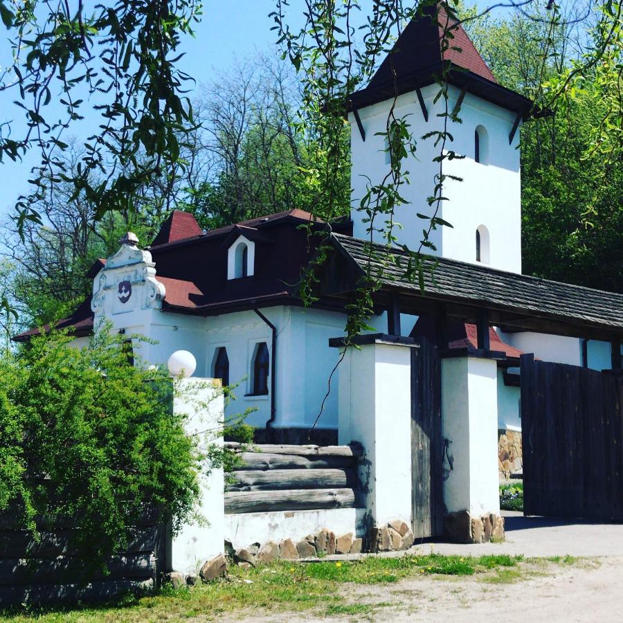 Готельний Комплекс Трапезна Subbotiv Buitenkant foto